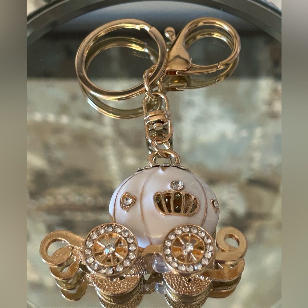NWOT! Elegant Gold-Tone and White Carriage Keychain/Bag Charm - Picture 3 of 5